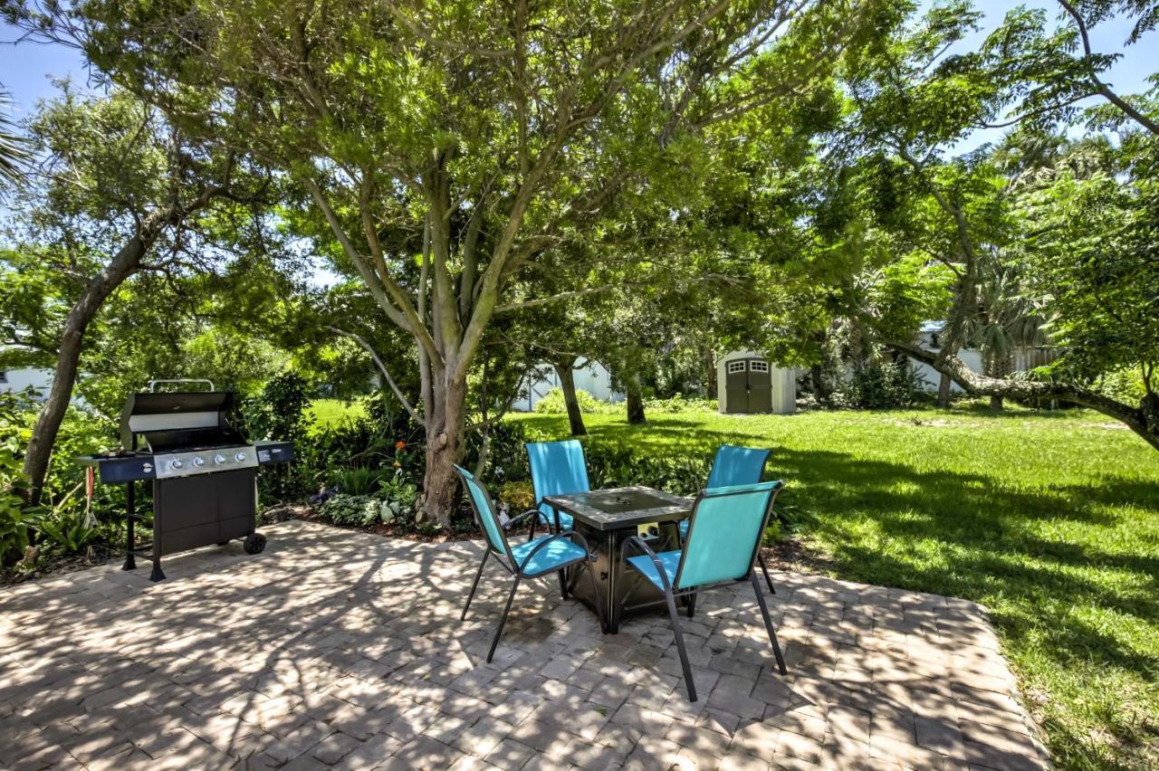 New Smyrna Beach Abode With Fire Pit, Walk To Beach! Vila Exterior foto